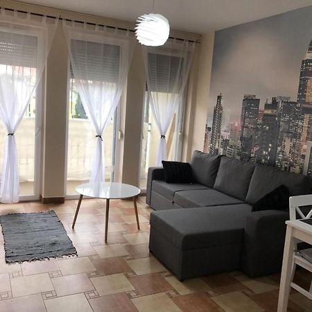 Beach Deluxe Apartman Hajduszoboszlo Ngoại thất bức ảnh