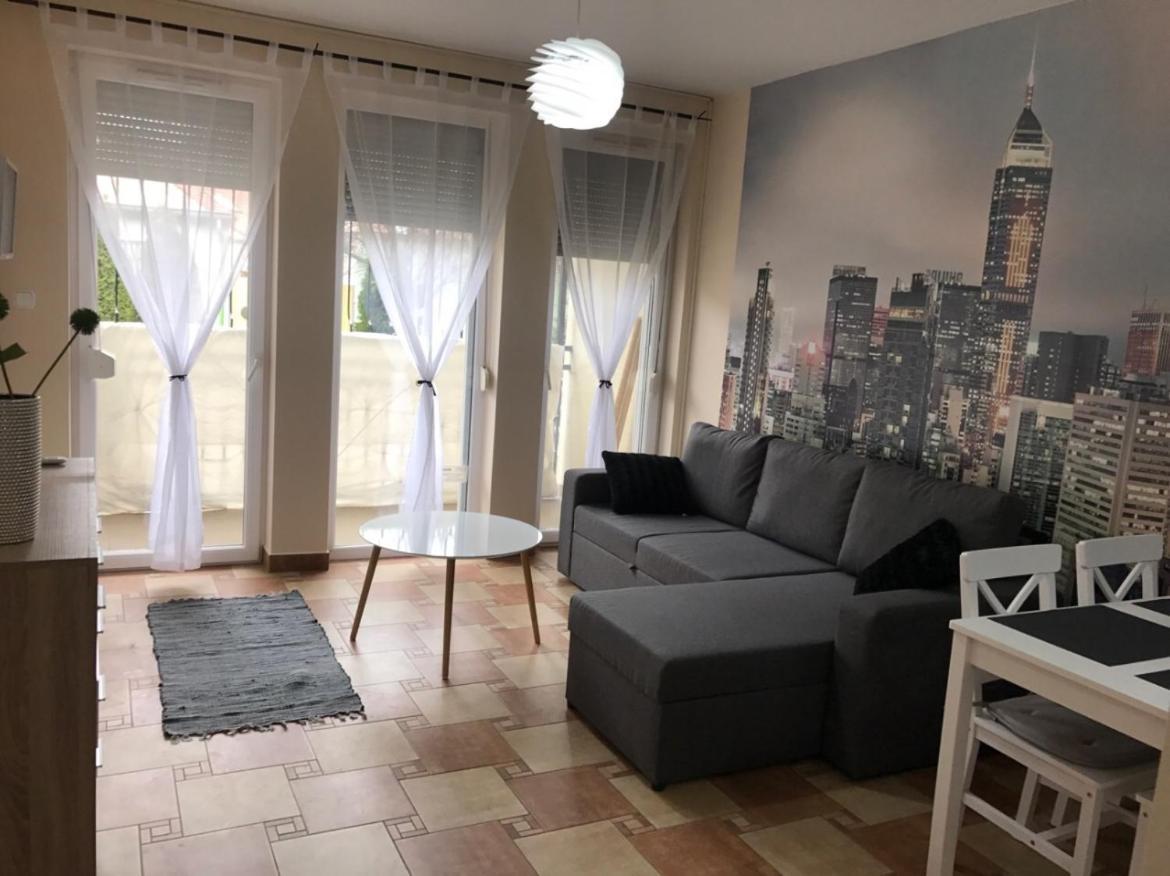Beach Deluxe Apartman Hajduszoboszlo Ngoại thất bức ảnh